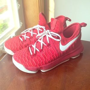 NIKE KD 9 SIZE 7 ( LIKE NEW )